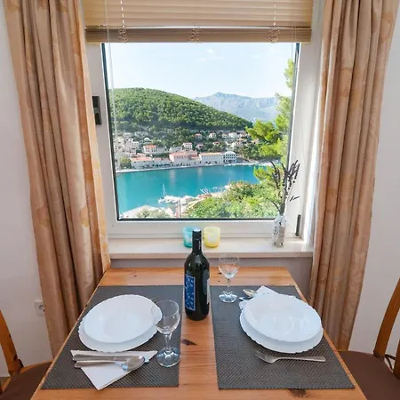 Mira - Beautiful Sea View Apartment Pucisca